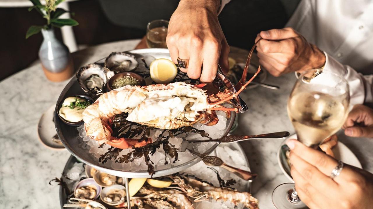 Intercontinental Wellington By Ihg Hotel Bagian luar foto A seafood platter