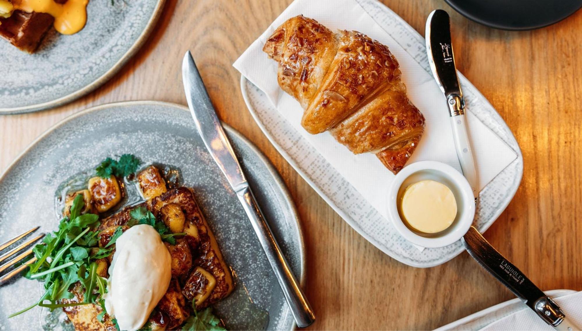 Intercontinental Wellington By Ihg Hotel Bagian luar foto A croissant at the restaurant