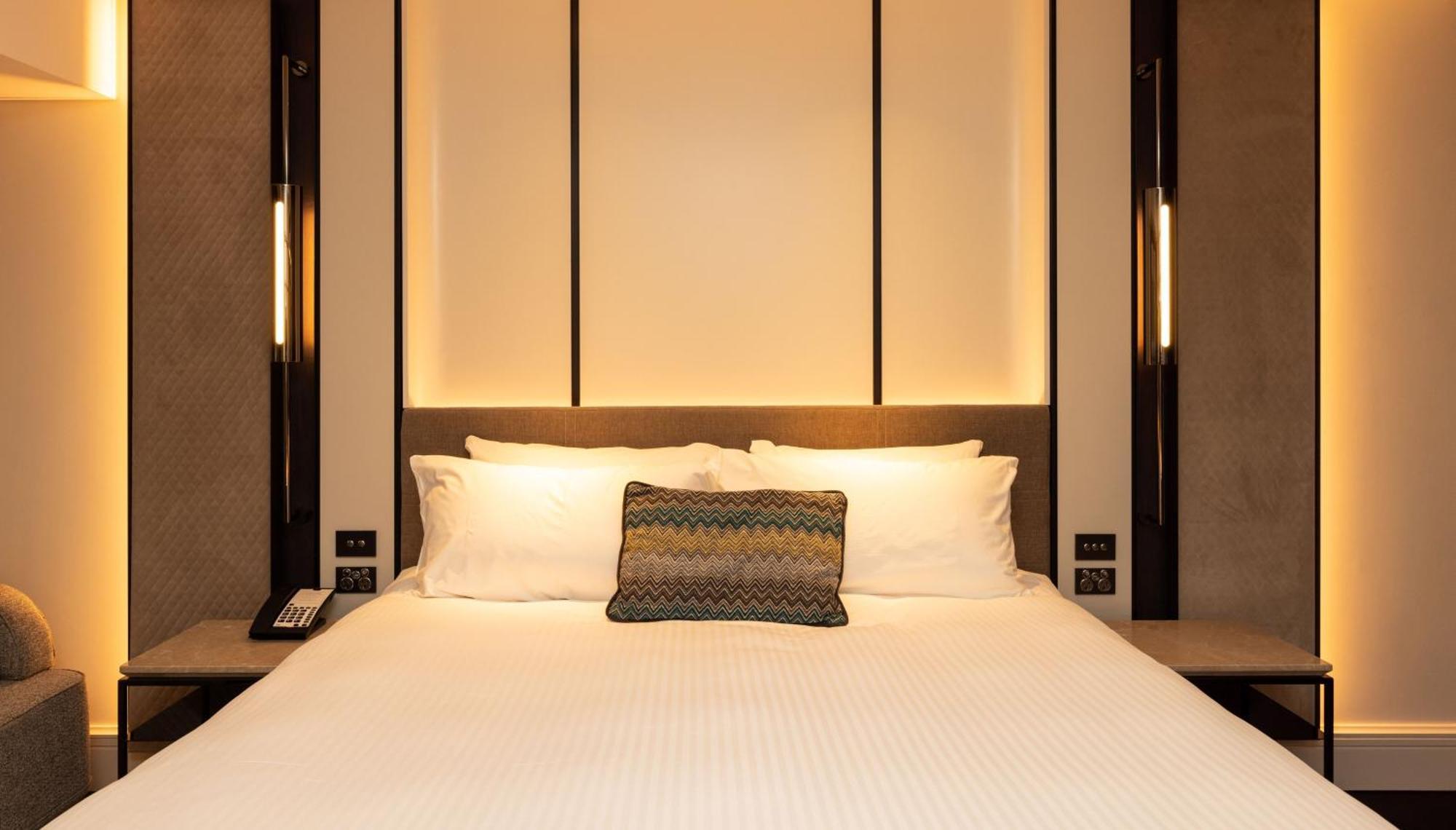 Intercontinental Wellington By Ihg Hotel Bagian luar foto A bed