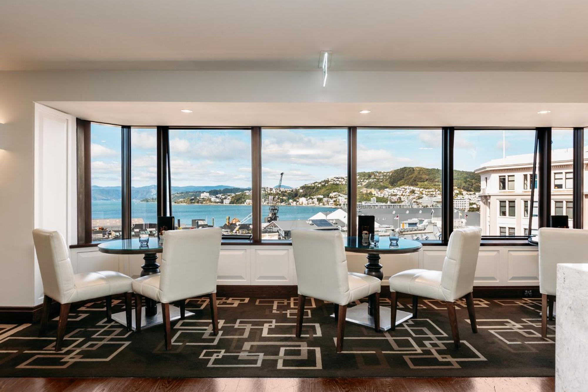 Intercontinental Wellington By Ihg Hotel Bagian luar foto A dining room in a penthouse apartment