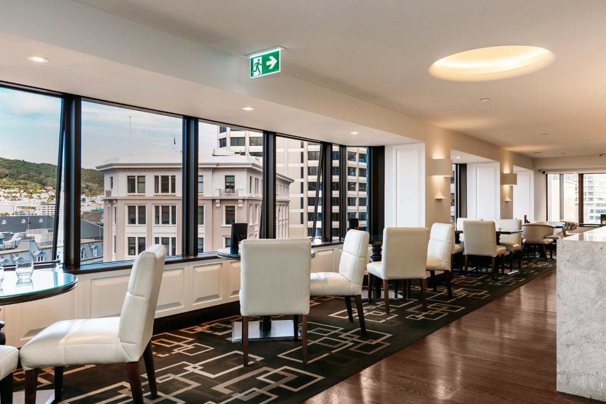 Intercontinental Wellington By Ihg Hotel Bagian luar foto The Club Lounge at Christchurch Airport