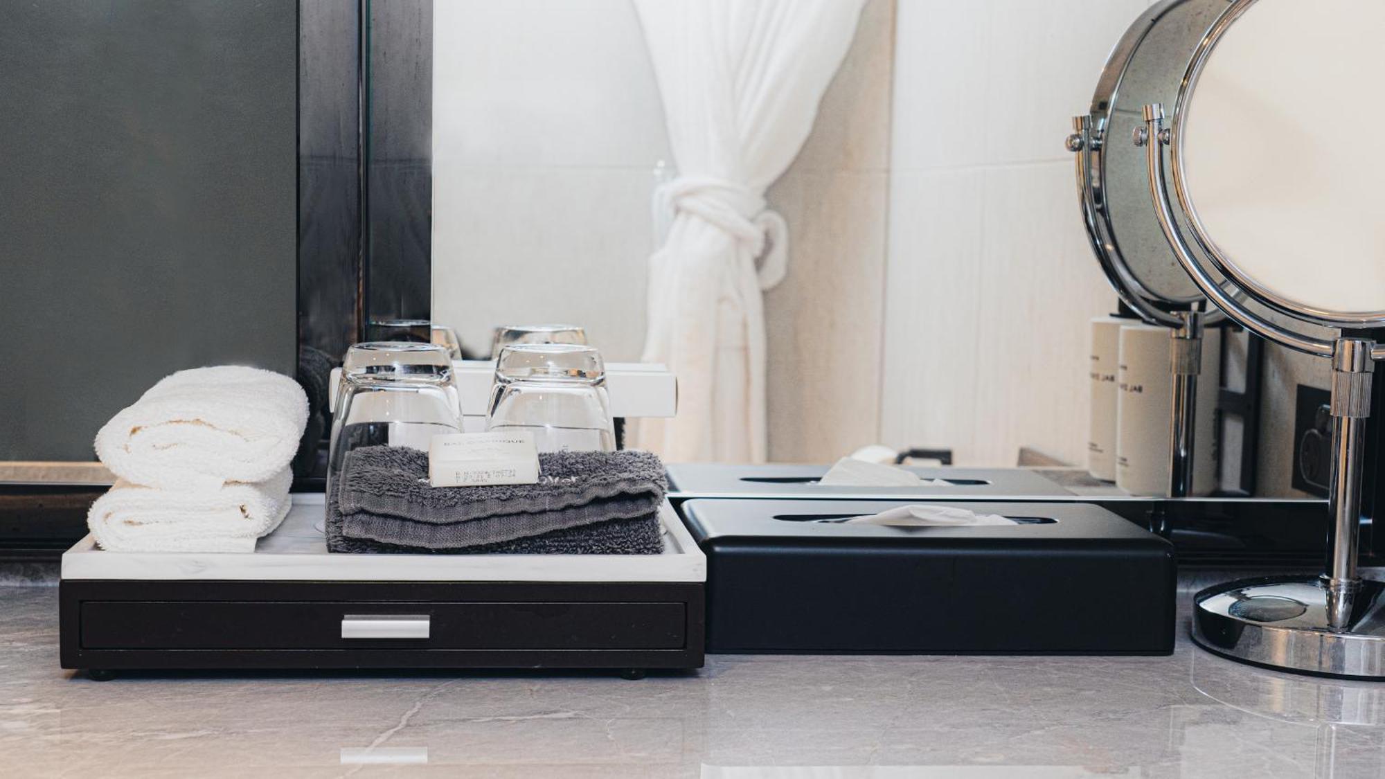 Intercontinental Wellington By Ihg Hotel Bagian luar foto A bathroom vanity tray
